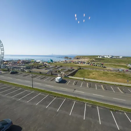 Luxury 2-bedroom Overlooking The アパート