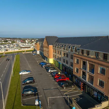 Luxury 2-bedroom Overlooking The Apartmán