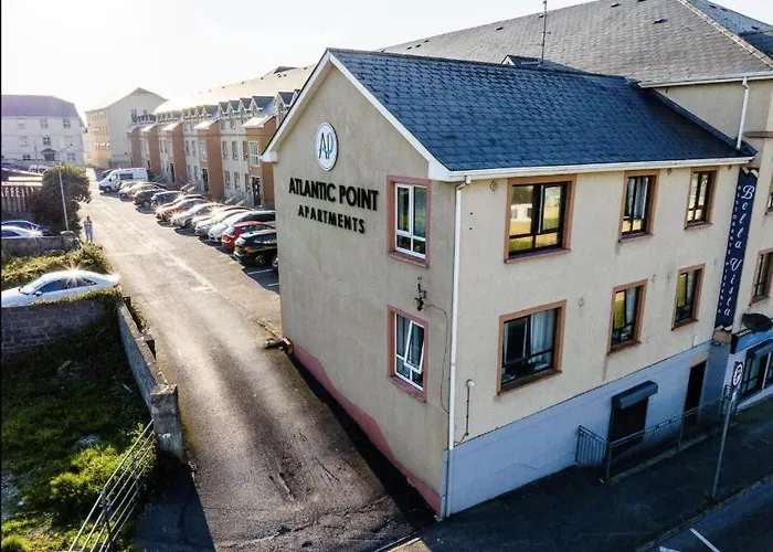 Luxury 2-bedroom Overlooking The Apartmán